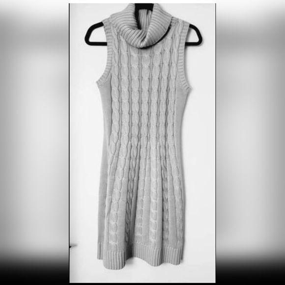 Sleeveless Sweater Dress - Picture 2 of 12